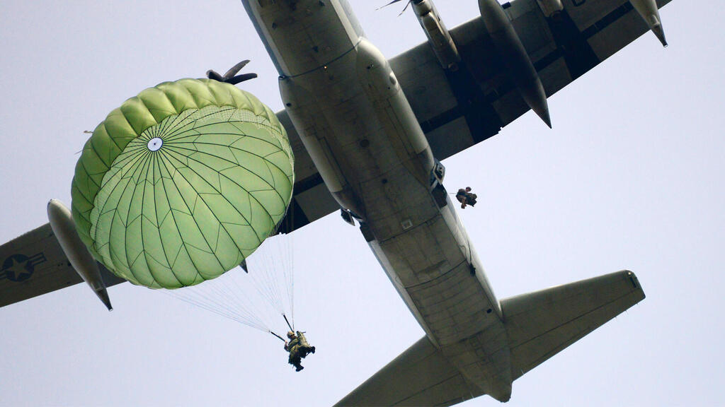 הקברניט צניחה צנחנים