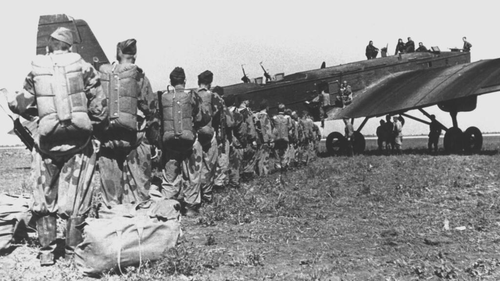 הקברניט צניחה צנחנים