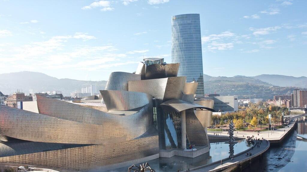 מוזיאון גוגנהיים בבילבאו (צילום: ויקיפדיה) מוזיאון גוגנהיים ב בילבאו