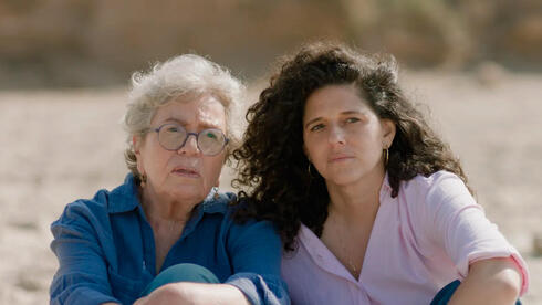 מסך קטן, השפעה גדולה: עשר הסדרות הטובות ביותר של 2025