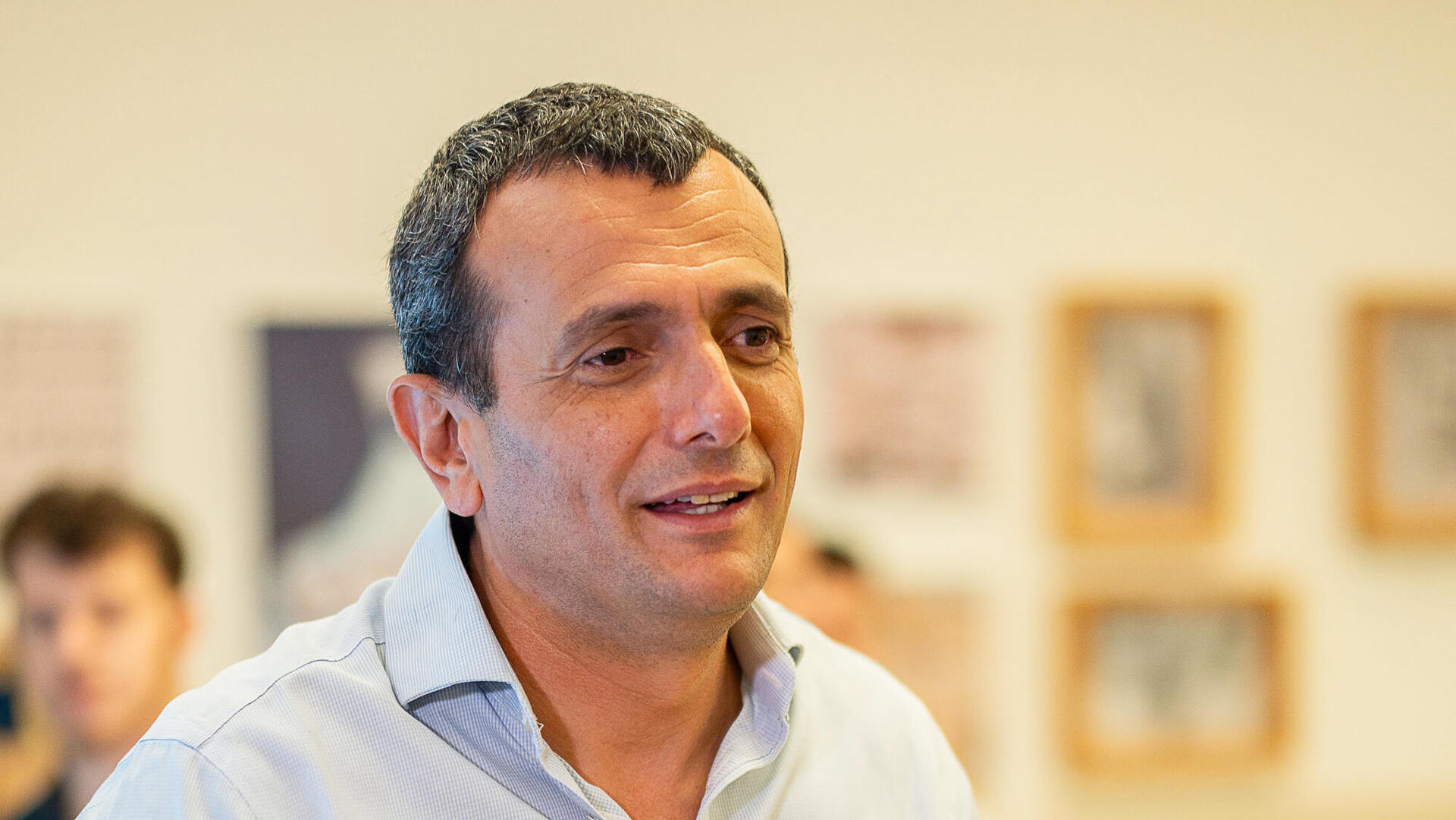 שי באב"ד מנכ"ל שטראוס
