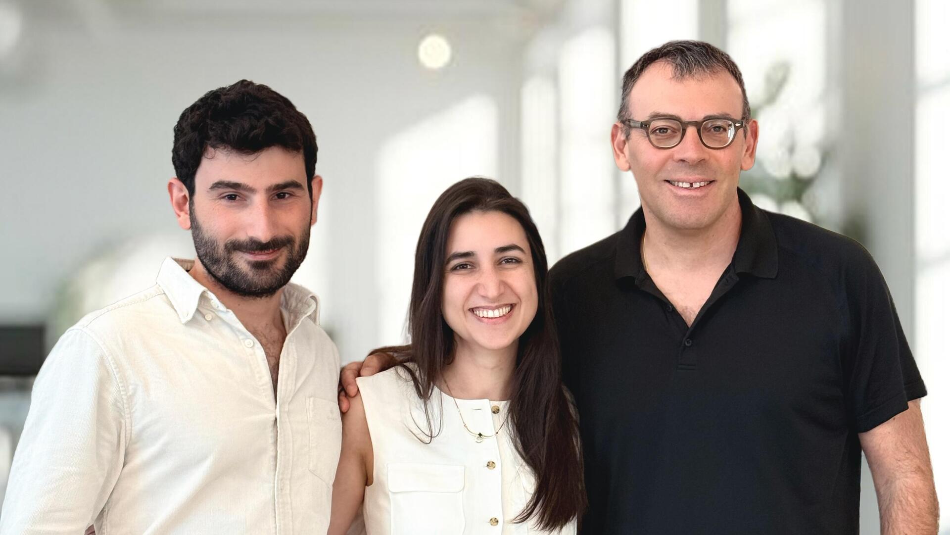 מייסדי החברה. מימין תמיר כרמל – יו"ר אורי כהן - COO, ו יונתן חצור מנכ"ל החברה