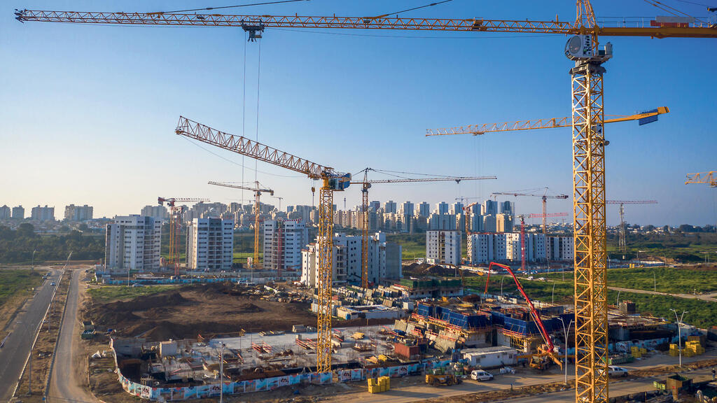אתר בנייה אשקלון עיר היין מנוף מנופים