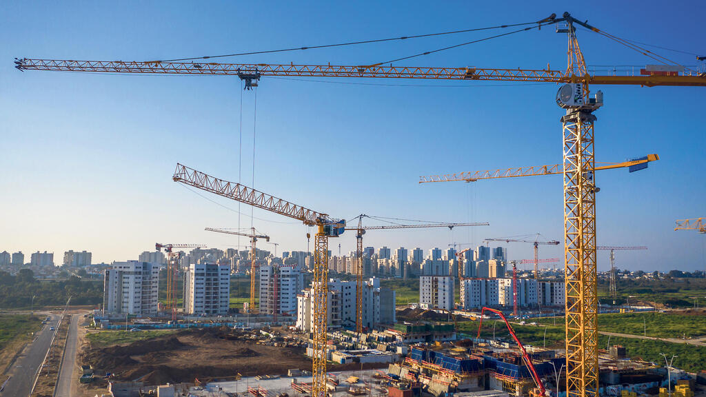 אתר בנייה אשקלון עיר היין מנוף מנופים