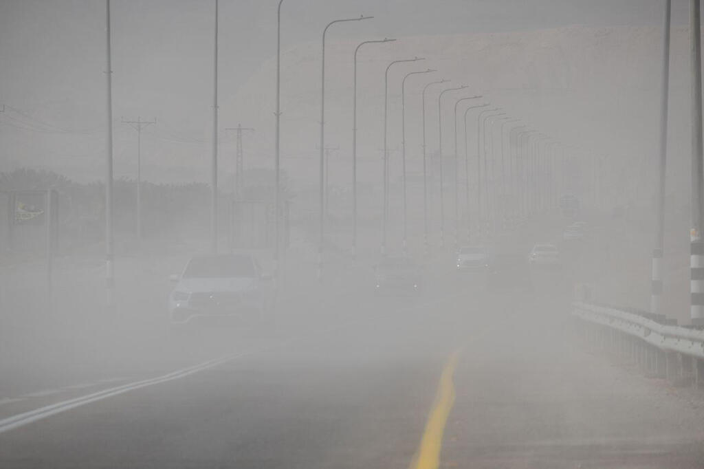 סופת ביירון הגיעה גם לים המלח (צילום: אלכס קולומויסקי) סופה סופת ביירון ב ים המלח מזג אוויר חורפי חורף סערה