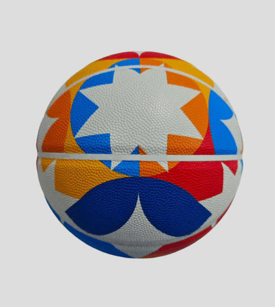 צילום: ודים פנאי כדור בעיצוב ליאם שרם ז"ל