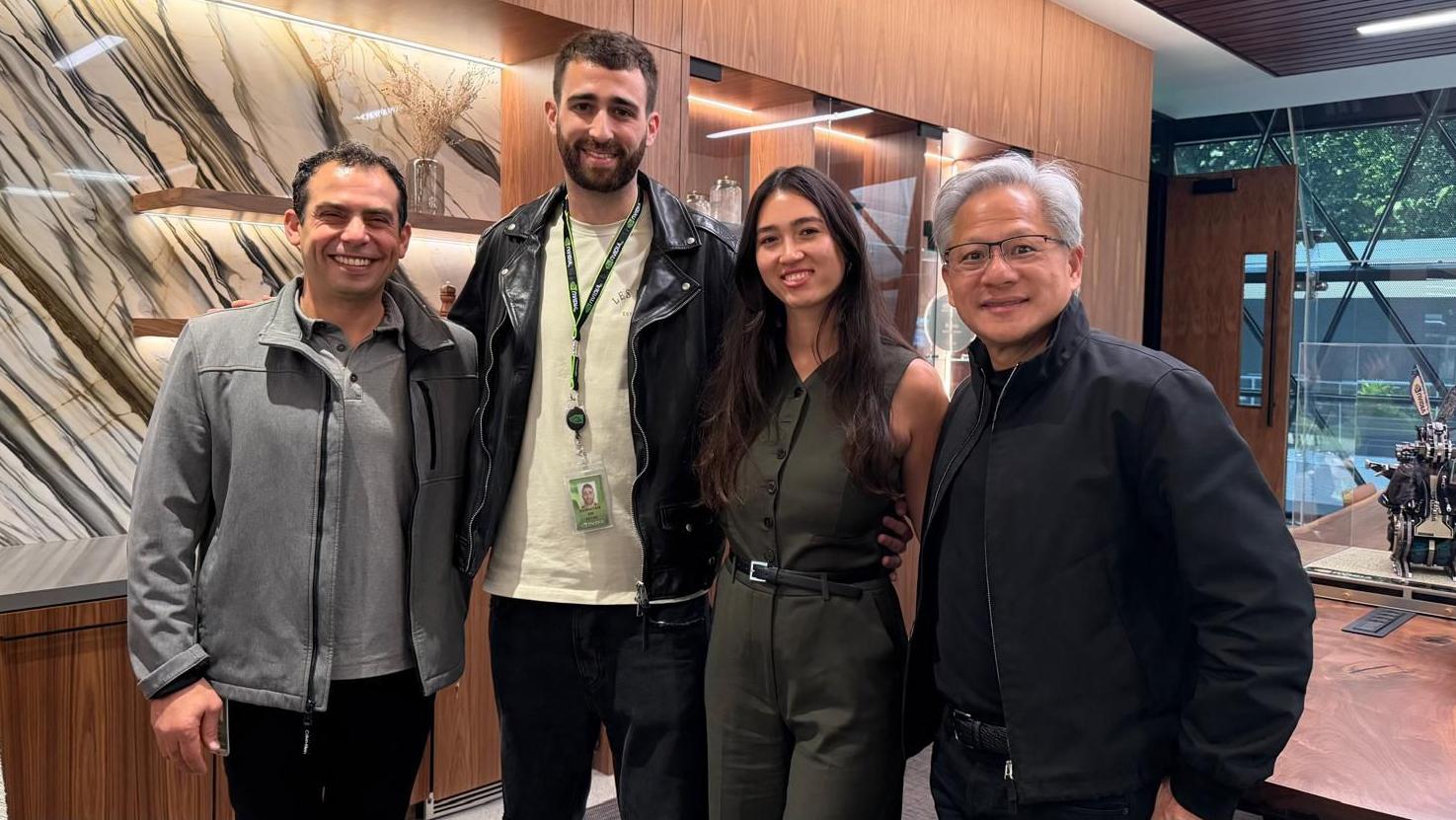 ג'נסן הואנג אבינתן אור ו נועה ארגמני ו עמית קריג סגן נשיא בכיר ומנהל מרכז הפיתוח של אנבידיה בישראל - בביקור במטה אנבידיה בארה"ב