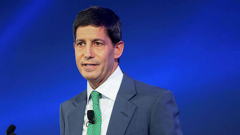 קווין וורש (צילום: בלומברג) קווין וורש מועמד לתפקיד יו"ר ה פדרל ריזרב הפד תמונה מאפריל 2025