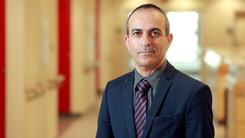 יו"ר מגדל רוני גמזו מייעץ לתשובה בעסקת מדיקל סנטר, שבה מחזיקה המתחרה כלל ביטוח