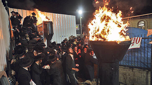 צילום: טל שחר מאחורי חריגת התקציב של הילולת מירון: עוגות אישיות וצלמי וידיאו