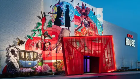 חדר בריחה בהשראת "וואן פיס" ויריד בסגנון "וונסדיי": נטפליקס יוצאת מהמסך - אל הקניונים