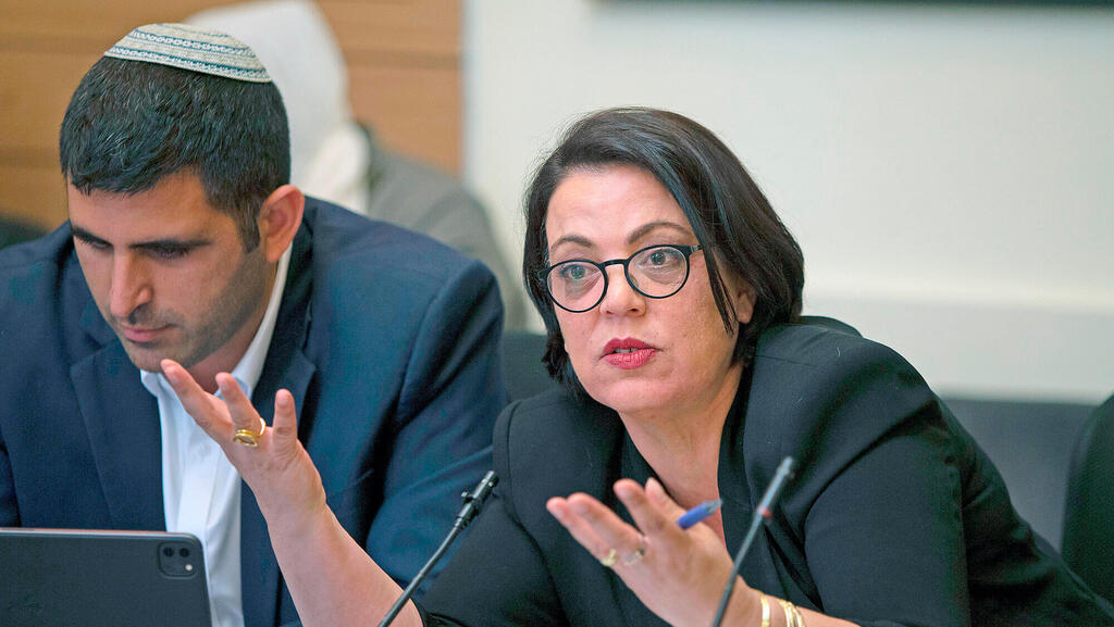  גלית דיסטל אטבריאן חברת כנסת מטעם ה ליכוד בועדת הכנסת