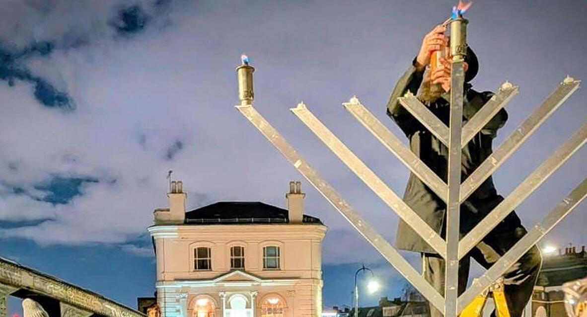 פוטו חנוכה לונדון 