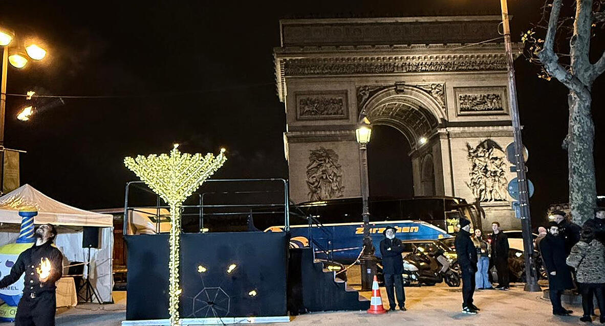 פוטו חנוכה צרפת פריז