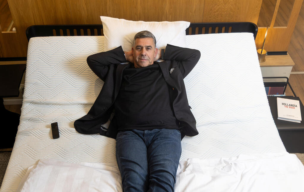 ברססט השבוע, באחת מחנויות הולנדיה. "כשאני ישן אני מחבק כרית, ומתכסה בשמיכת כובד" ברססט השבוע, באחת מחנויות הולנדיה. "כשאני ישן אני מחבק כרית, ומתכסה בשמיכת כובד"