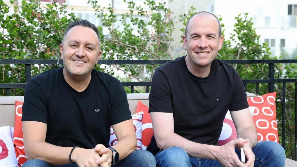 מייסדי דאטהלופ אבי ישר מנכ"ל החברה (שמאל) וניר בושי, CBO (ימין)