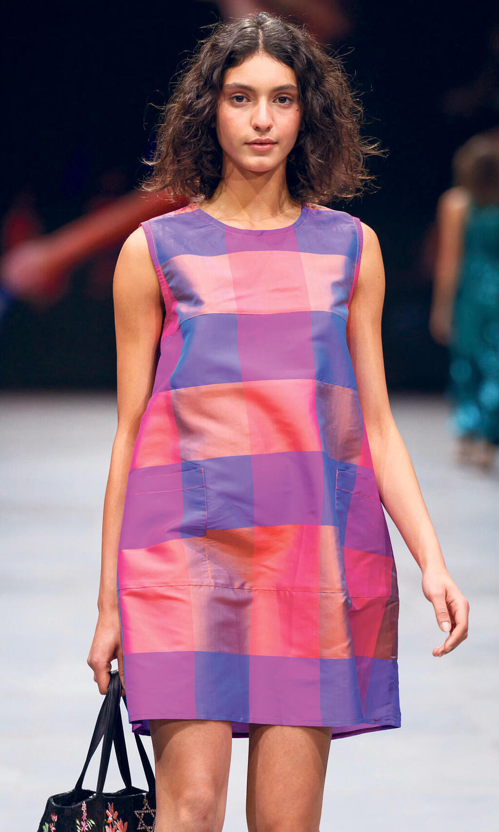 פנאי שמלה של  טובל‘ה