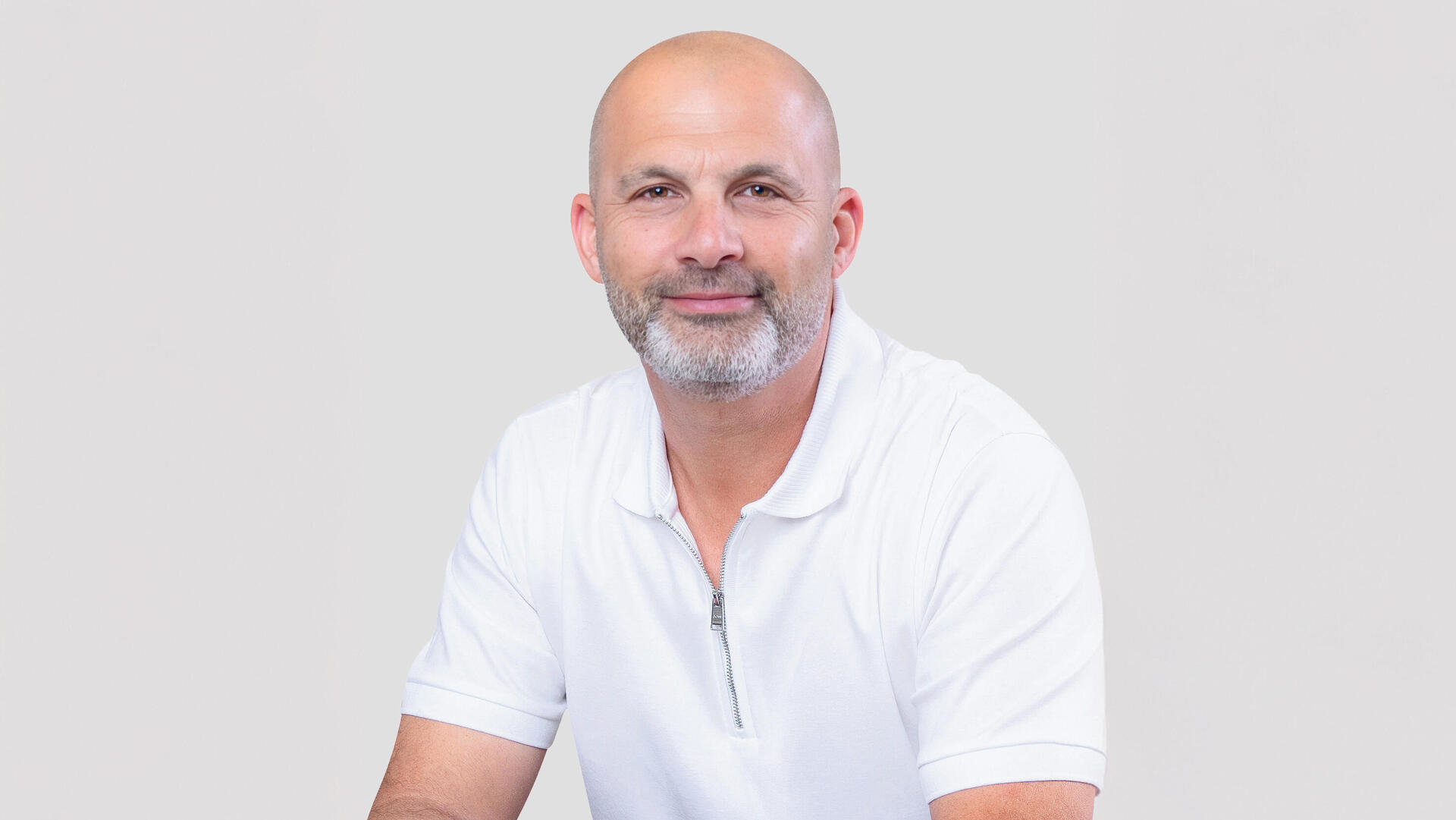 צחי נחמיאס מנכ"ל משותף ב מגה אור