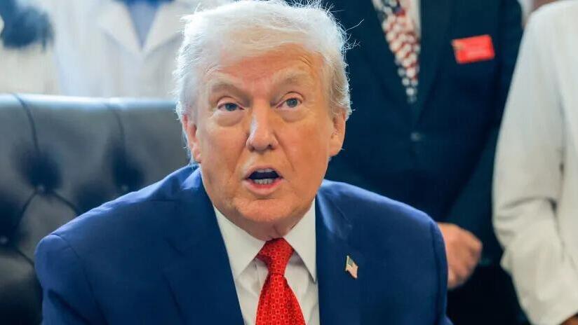 נשיא ארה"ב דונלד טראמפ חותם על צו להסרת קנאביס מרשימת הסמים המסוכנים בארה"ב