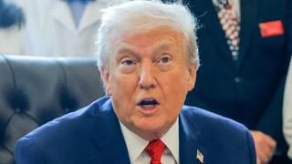 נשיא ארה"ב דונלד טראמפ חותם על צו להסרת קנאביס מרשימת הסמים המסוכנים בארה"ב