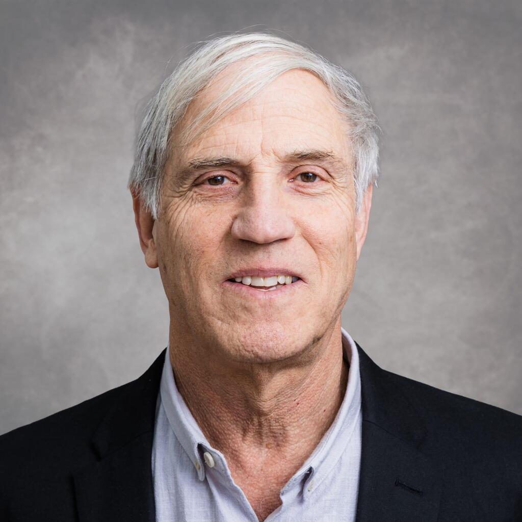 פרופ' אבי דומב (צילום: מיכל ארנבורג) פרופ' אבי דומב נשיא המרכז האקדמי לב