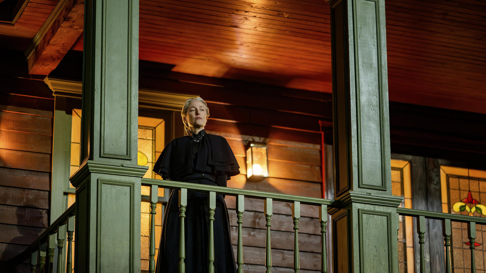 ג'יליאן אנדרסון ב"המופקרים". שיאים דרמטיים של אלימות ושנאה