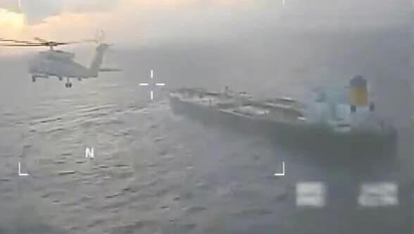 צילום: AFP PHOTO / US Secretary of Homeland Security Kristi Noem's X account ארה"ב משתלטת על מכליות נפט - ונצואלה מאיימת: "נעניש אתכם, איראן איתנו"