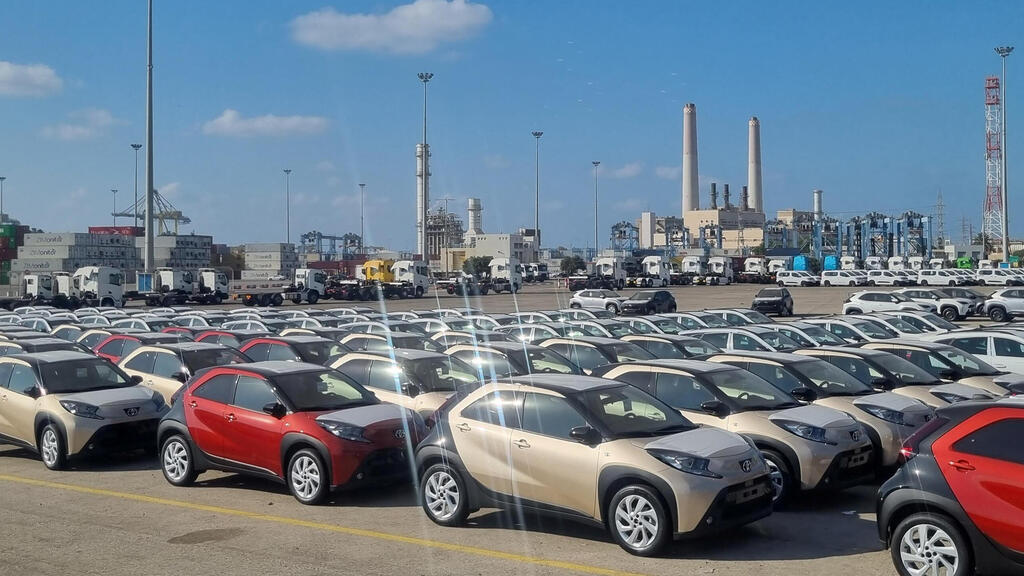 מכוניות בנמל אשדוד (צילום: תומר הדר) נמל אשדוד מכוניות חדשות רכבים חדשים נמל אשדוד