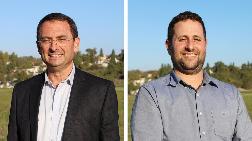 מימין ראש מועצת קריית טבעות עידו גרינבלום רומן פרס ראש עיר יקנעם