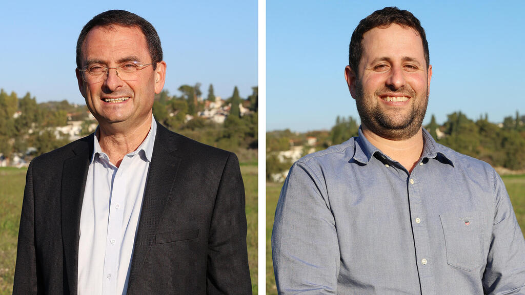 מימין ראש מועצת קריית טבעות עידו גרינבלום רומן פרס ראש עיר יקנעם