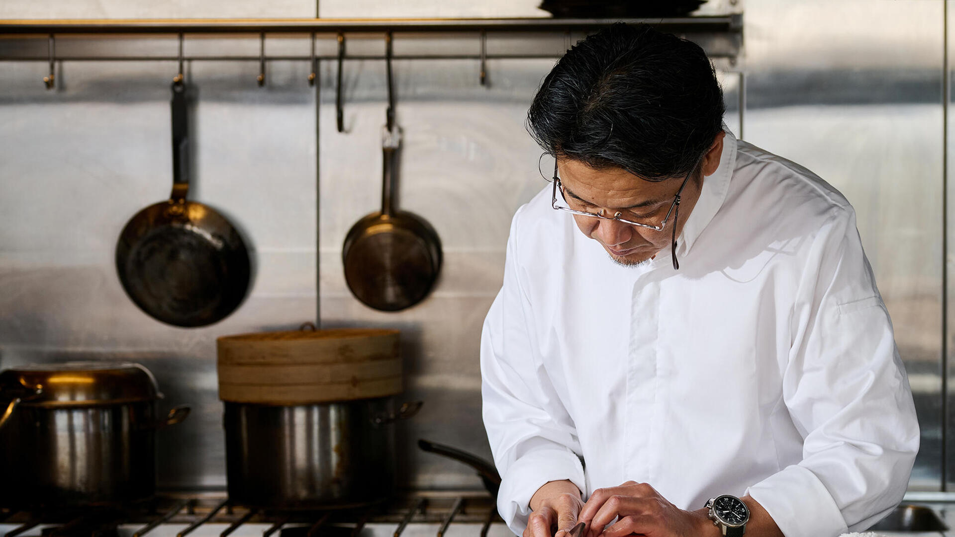 השף מאסקי סוגיסאקי מסעדת היוקרה דיינינגס פנאי