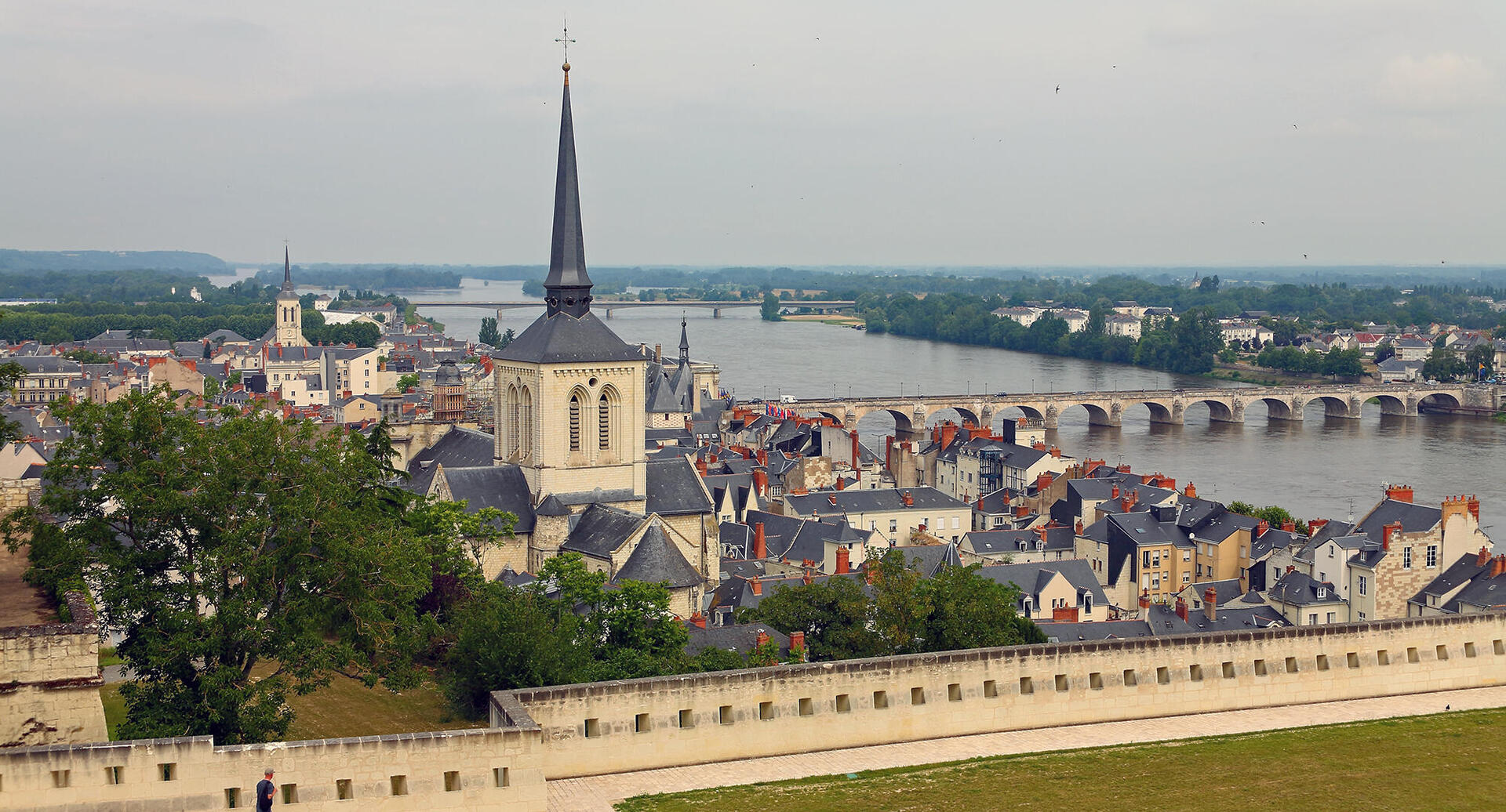 פוטו ערים יפות מתחת לרדאר Saumur צרפת
