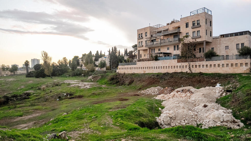 שטח פרוייקט בנייה  ברחוב ים המלח 1 ירושלים שנרכש עבור שגרירות ארצות הברית