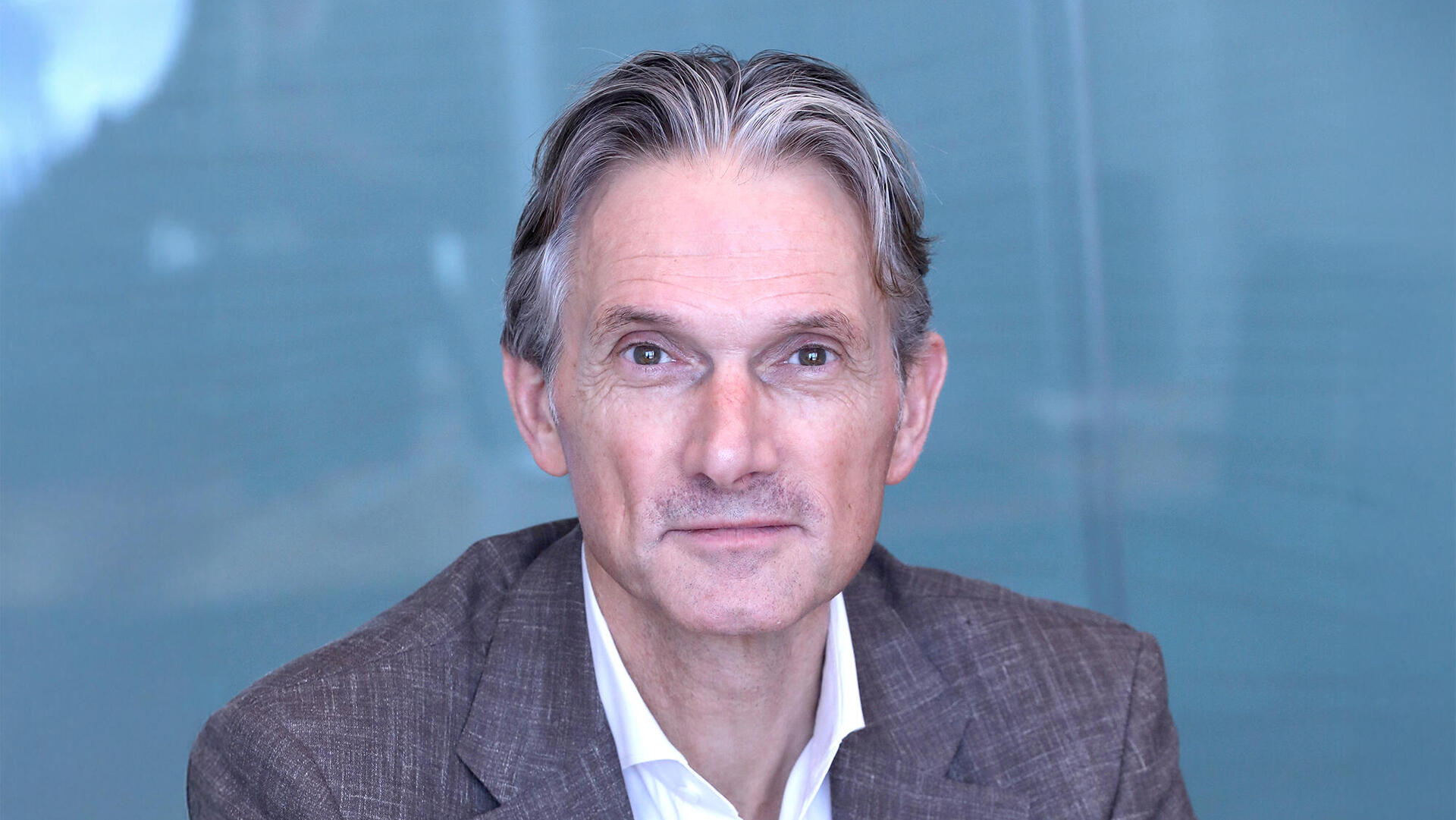 מוסף מנהלים 2025 - ריצרד פרנסיס נשיא ומנכל טבע 