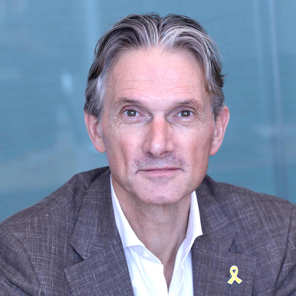 מוסף מנהלים 2025 - ריצרד פרנסיס נשיא ומנכל טבע 