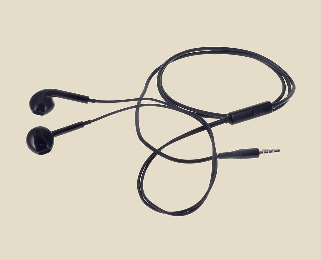 מוסף מנהלים 2025 - אוזניות חוט