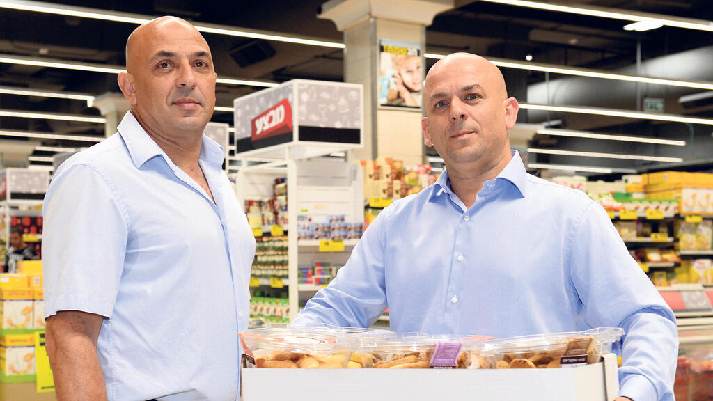 שלומי ויוסי אמיר. בעלי השליטה והמנכ"לים המשותפים בשופרסל (צילום: מורג ביטן) מוסף מנהלים 2025 - יוסי אמיר ו שלומי אמיר ה בעלים של פרשמרקט