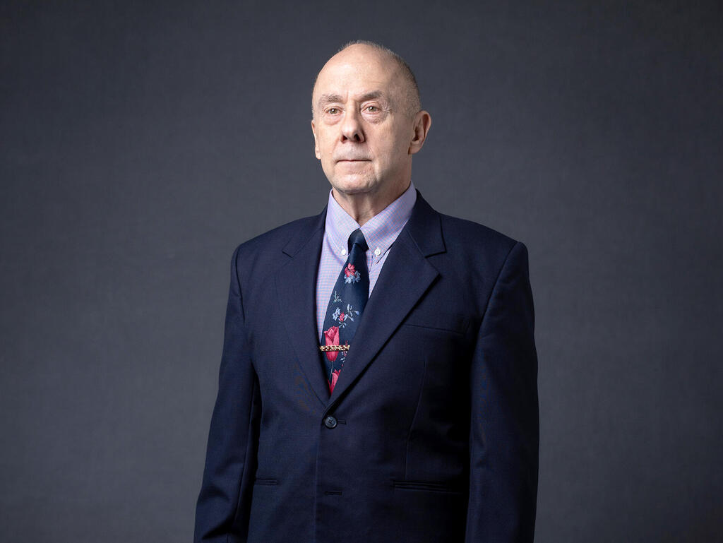 מוסף מנהלים 2025 - ראסל אלוואנגר מנכ"ל טאואר סמיקונדקטור