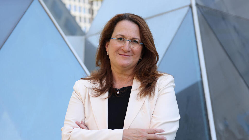 מוסף מנהלים 2025 -   דנה עזריאלי מ בעלי קבוצת עזריאלי