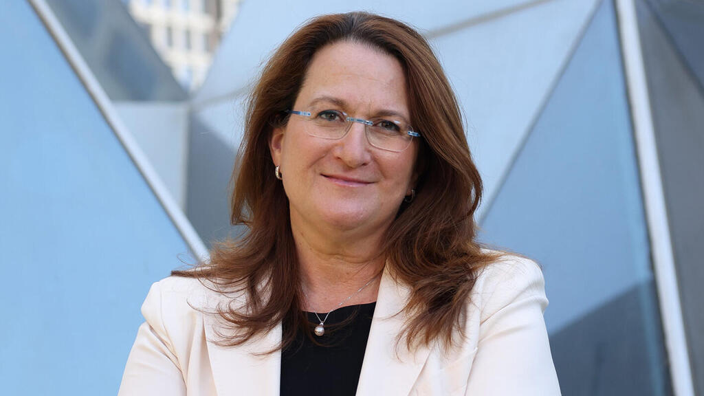 מוסף מנהלים 2025 -   דנה עזריאלי מ בעלי קבוצת עזריאלי