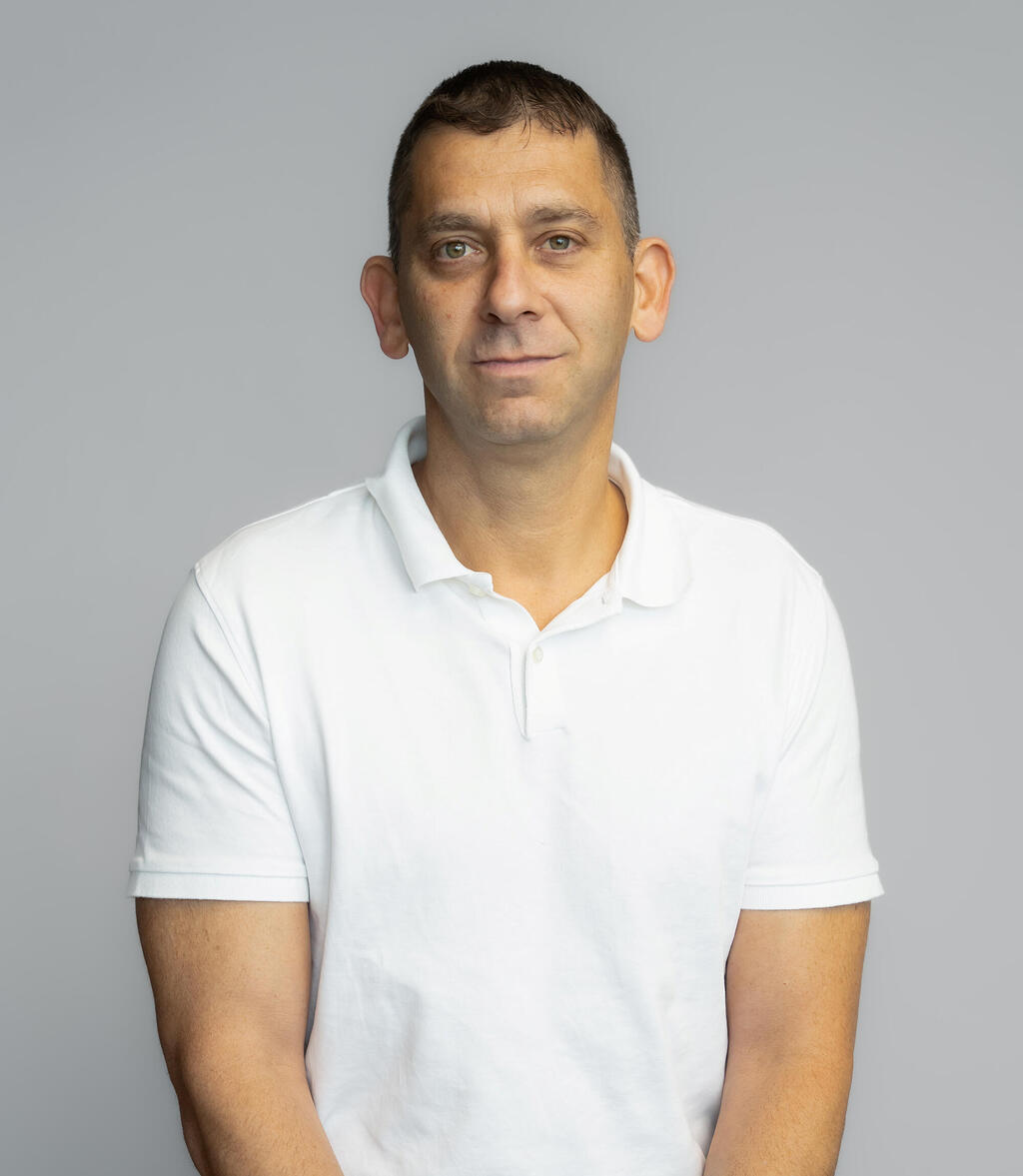 גיורא אלמוגי מנכ"ל OPC אנרגיה ( צילום: אפרת מזור) מוסף מנהלים 2025 - גיורא אלמוגי מנכל אופיסי אנרגיה