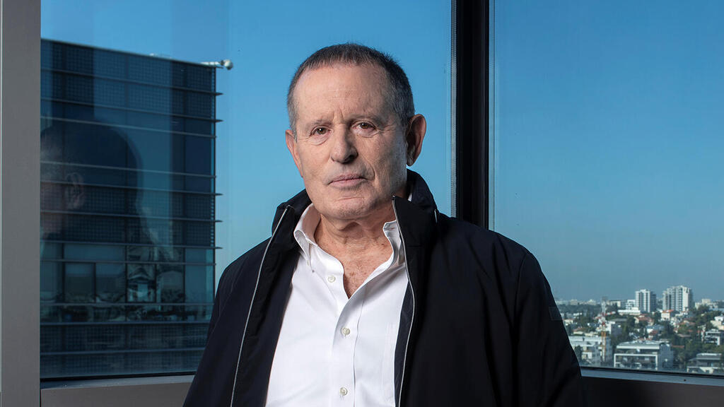 מאיר שמיר, בעל השליטה במניף. ריבית דו־ספרתית ( צילום: איליה מלניקוב) מוסף מנהלים 2025 - מאיר שמיר מנכ"ל ובעל השליטה ב מבטח שמיר