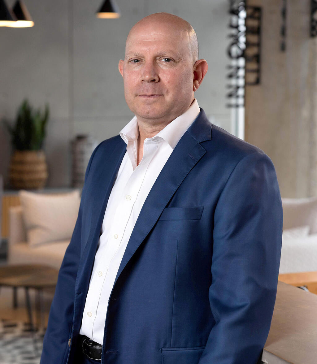 מוסף מנהלים 2025 - גבי ויסמן נשיא ומנכ"ל נובה