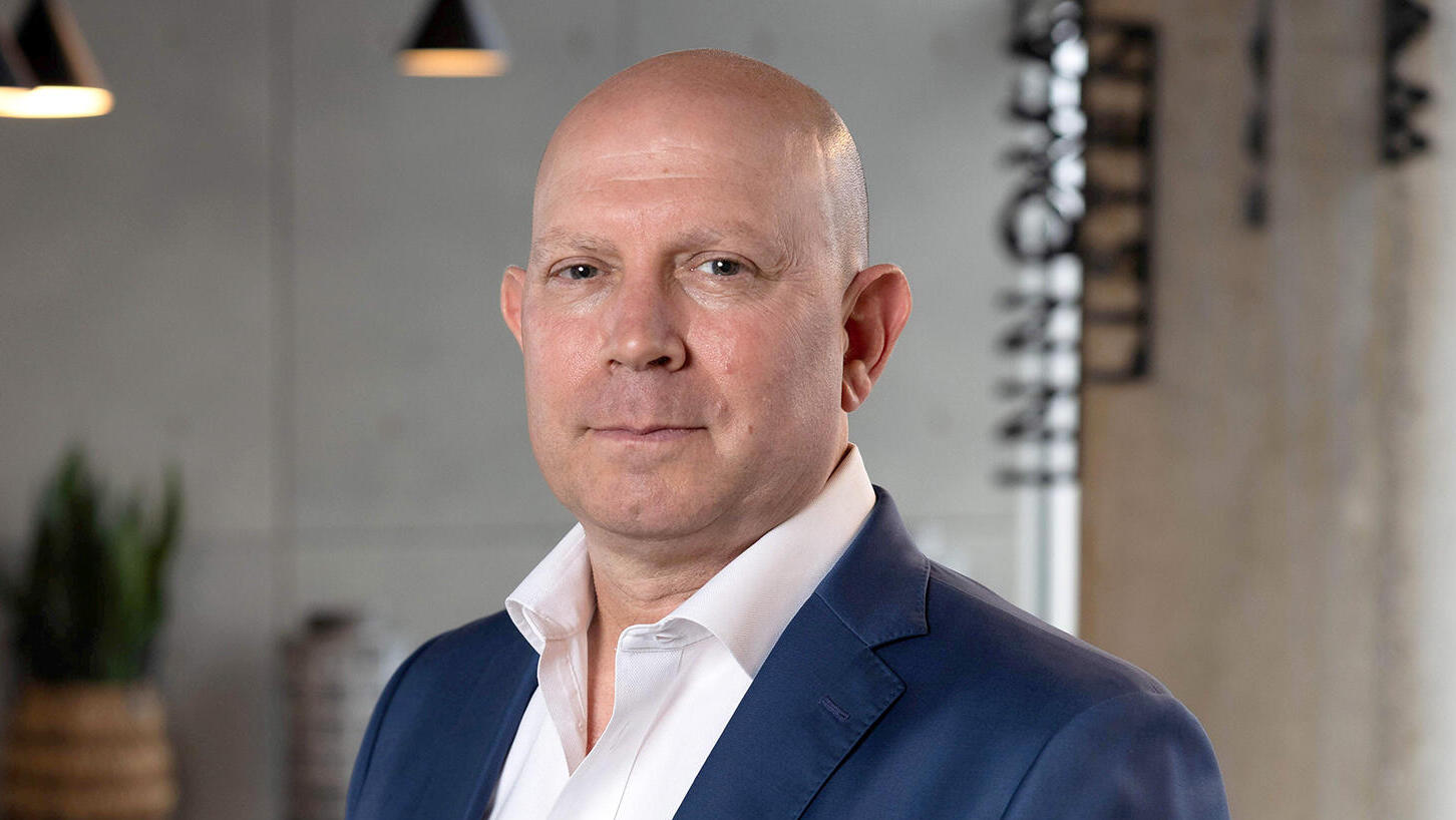 מוסף מנהלים 2025 - גבי ויסמן נשיא ומנכ"ל נובה