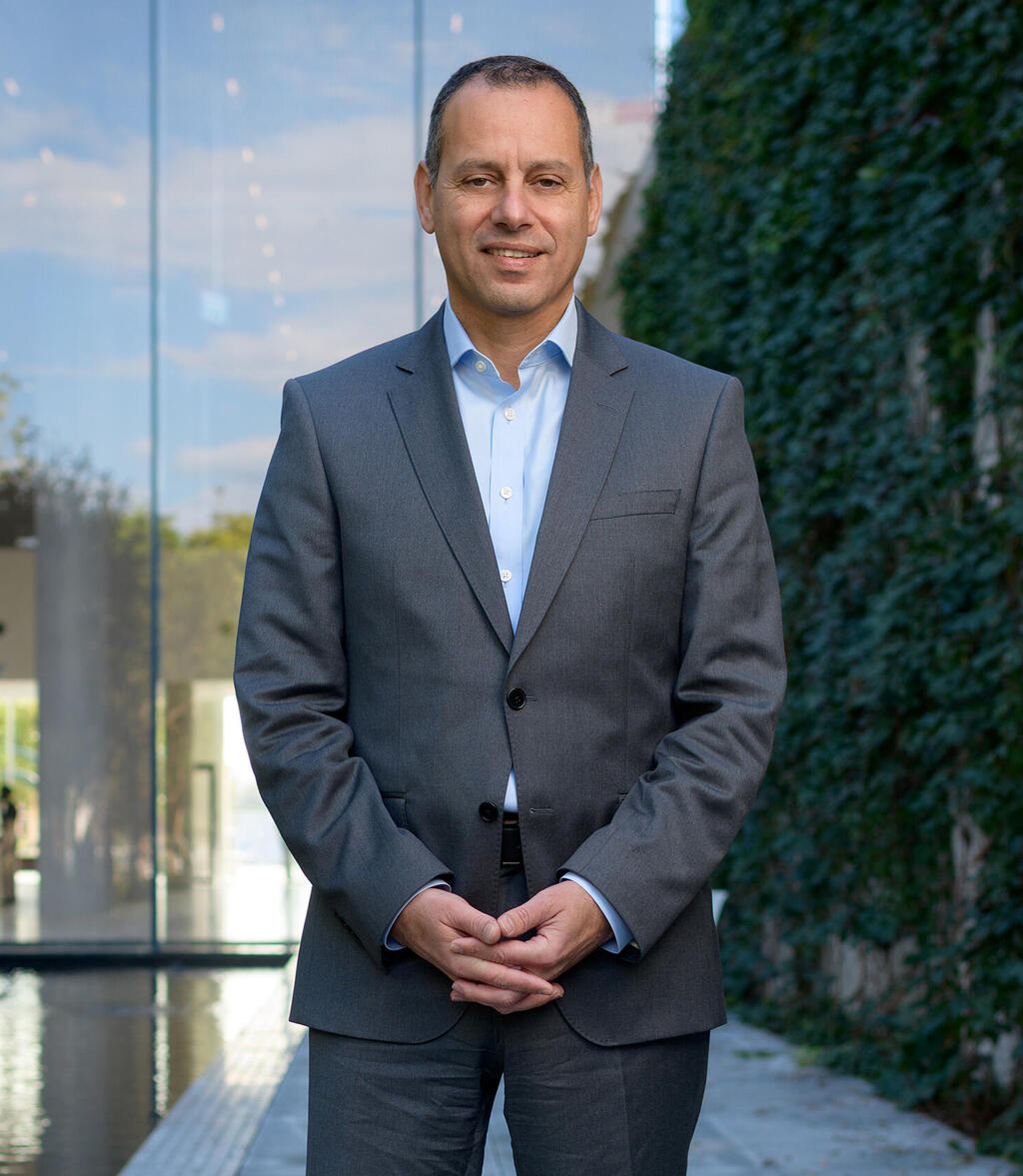 מוסף מנהלים 2025 - אייל בן סימון מנכ"ל הפניקס ביטוח