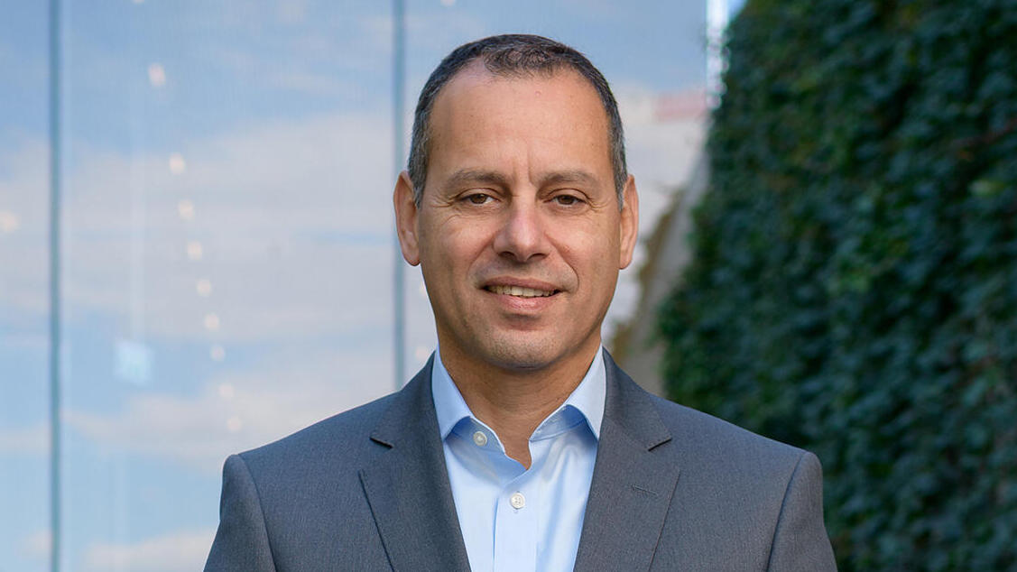 מוסף מנהלים 2025 - אייל בן סימון מנכ"ל הפניקס ביטוח