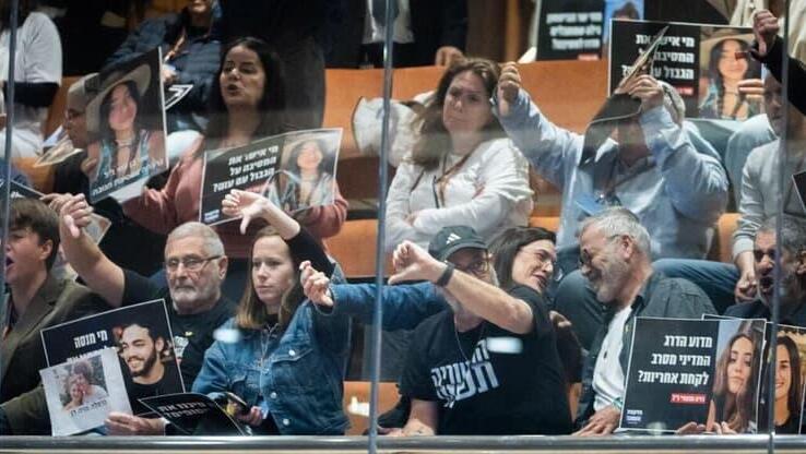 מחאת חברי "מועצת אוקטובר"