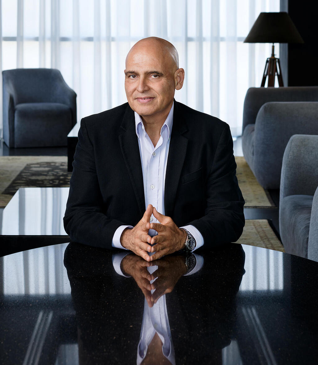 מוסף מנהלים 2025 -  דוד פתאל בעל השליטה ברשת מלונות פתאל