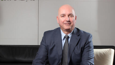 "AI לא מחליף עובדים. הוא מכפיל כוח"