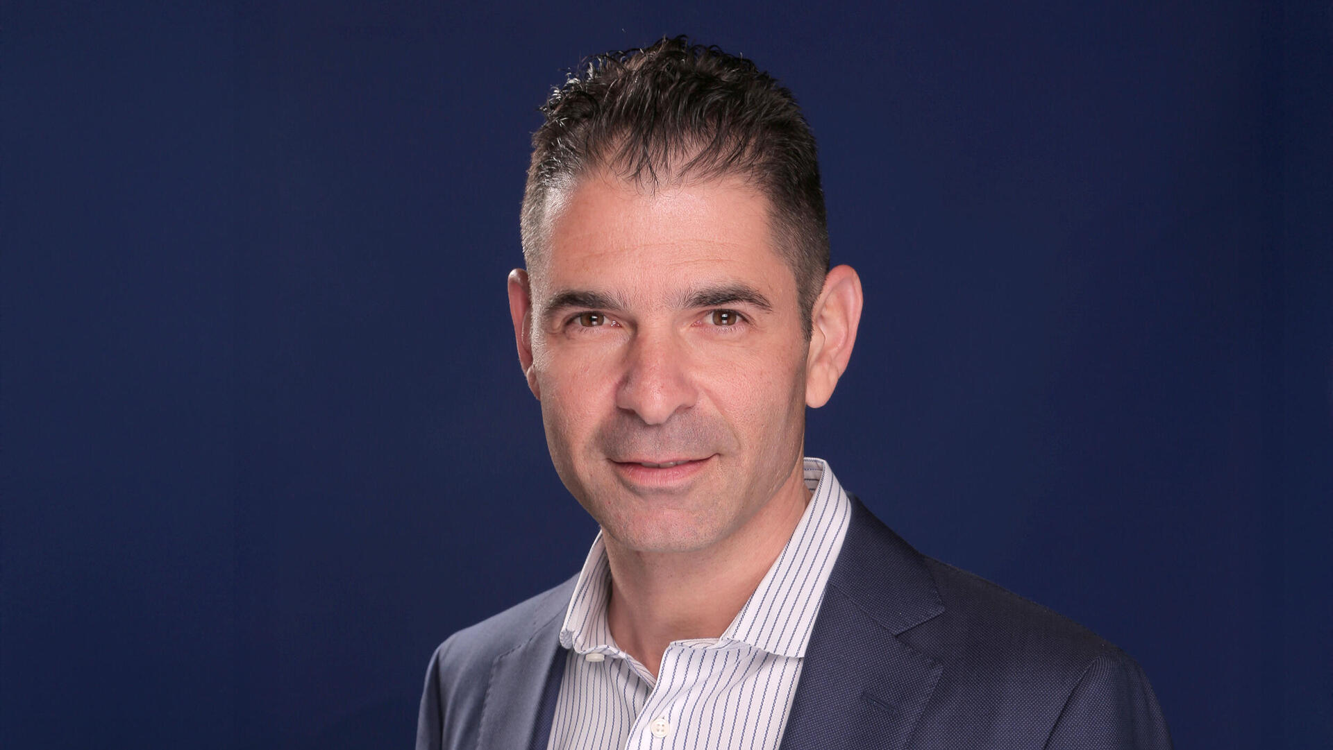 מוסף מנהלים 2025 - חי גאליס מנכל רשת מרכזי ה קניות ביג BIG 